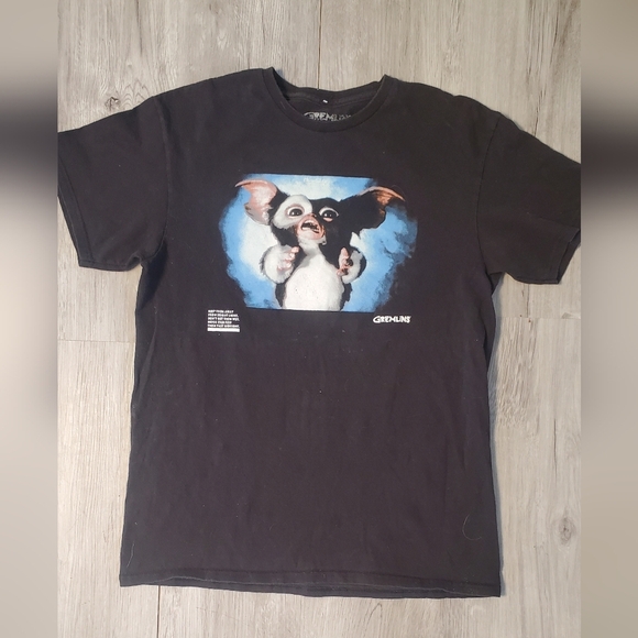 💚5/$25 Gremlins Black Graphic T-Shirt Gremlins Women's Medium - Picture 1 of 4